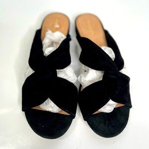 Halogen new flat sandals